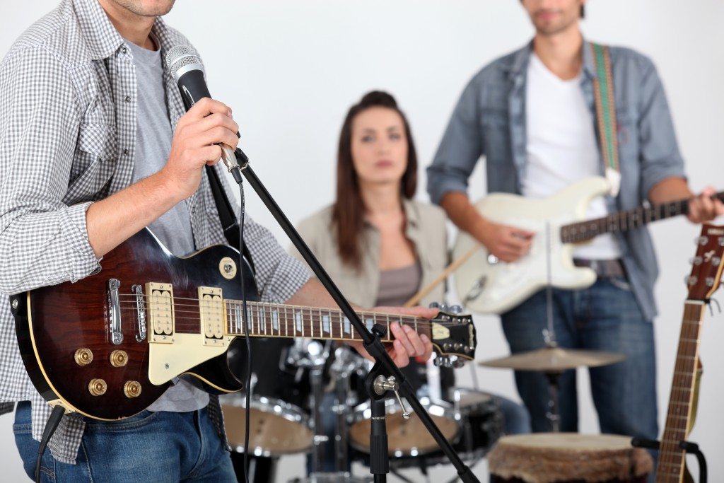 band playing
